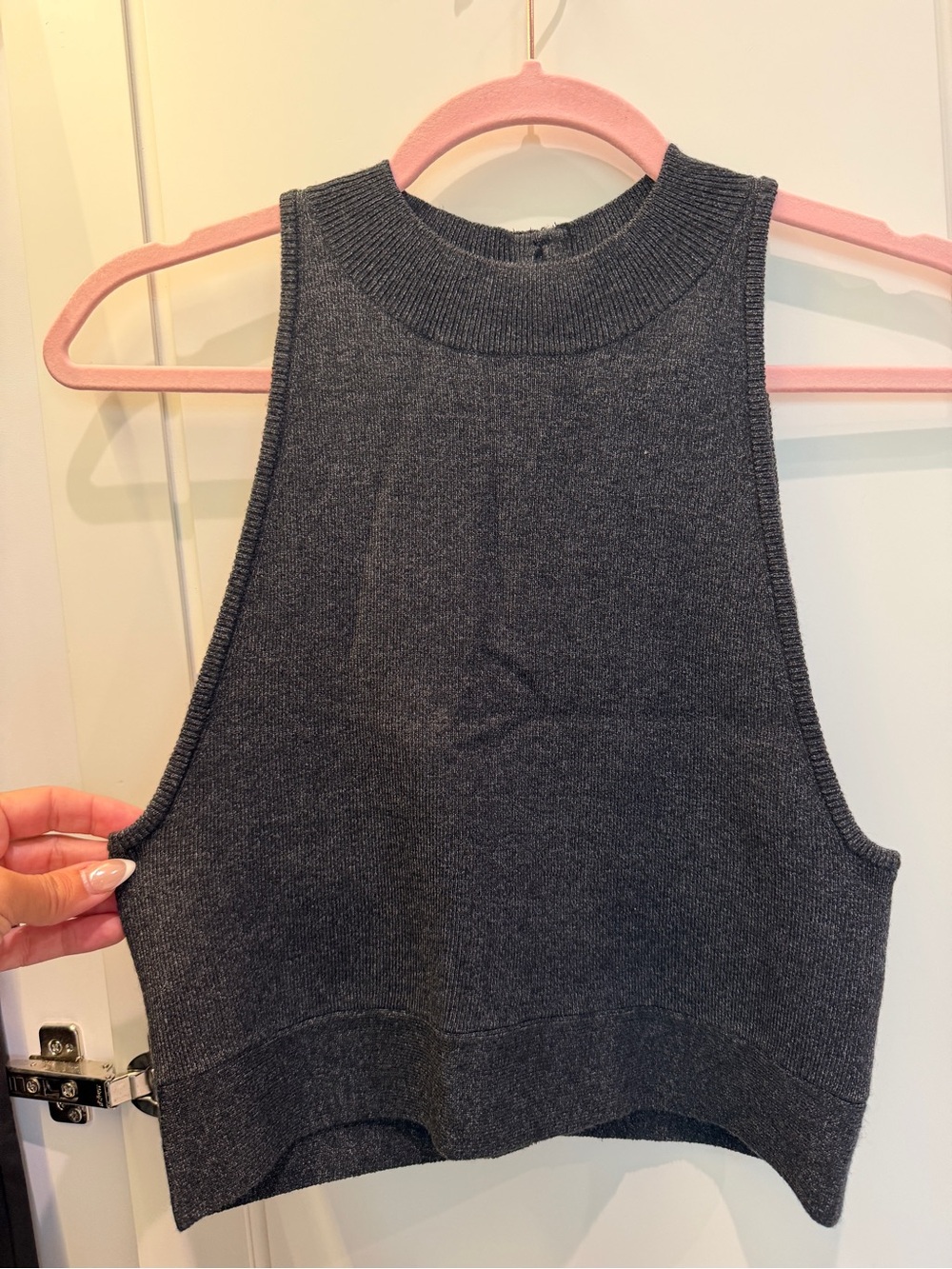 NWT VS Sleeveless Knit Cropped Tank Top - Charcoal